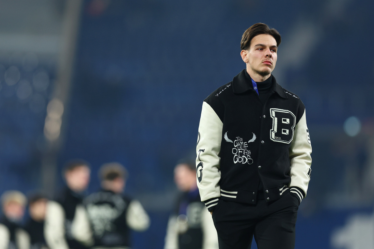 BERGAMO, ITALY - FEBRUARY 18: Ardon Jashari of Club Brugge KV inspects the pitch prior to the UEFA Champions League 2024/25 League Knockout Play-off second leg match between Atalanta BC and Club Brugge KV at Gewiss Stadium on February 18, 2025 in Bergamo, Italy. (Photo by Francesco Scaccianoce/Getty Images)