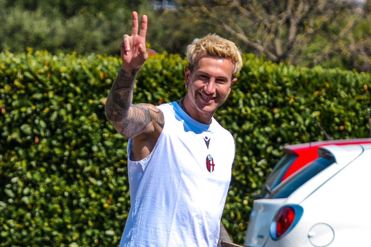 Federico Bernardeschi arrives for his Bologna medical (@tuttomercatoweb)